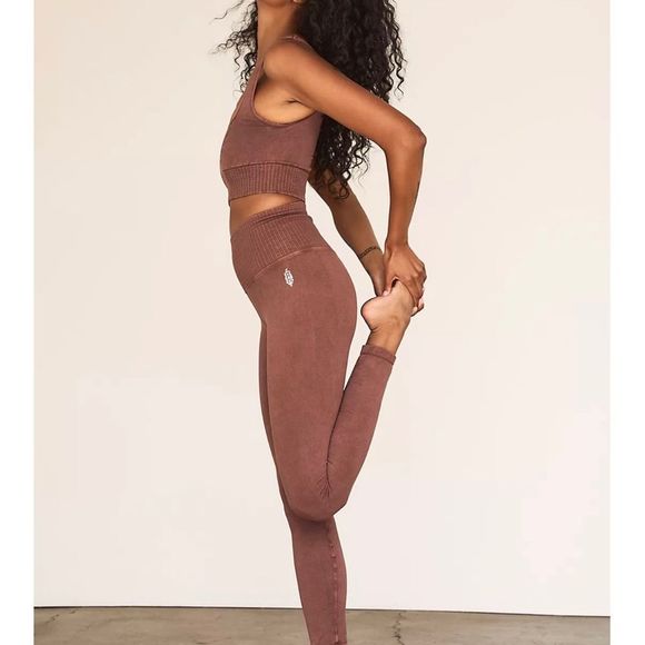 Free People Happiness Runs Tank & Free People Good Karma Leggings Set MSRP $108 - Picture 3 of 14